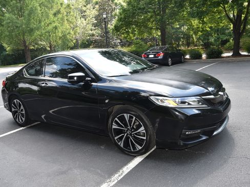 Used 2017 Honda Accord EX-L image 11