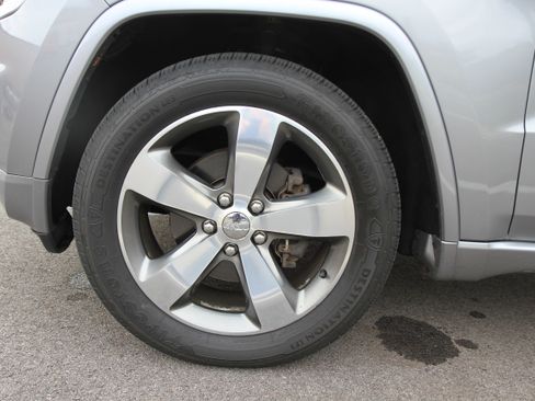 Used 2015 Jeep Grand Cherokee Overland w/ Advanced Technology Group image 17