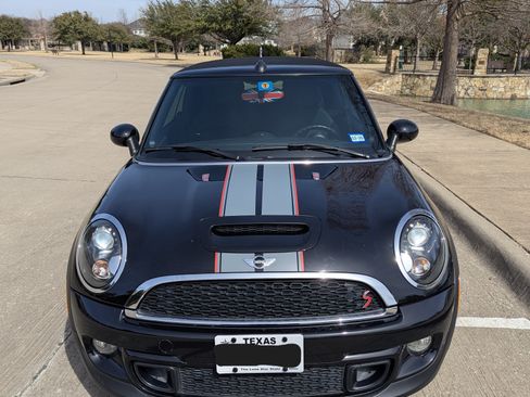 Used 2014 MINI Cooper S image 11