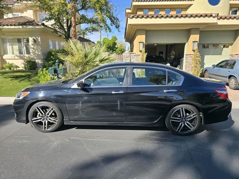 Used 2017 Honda Accord Sport image 9