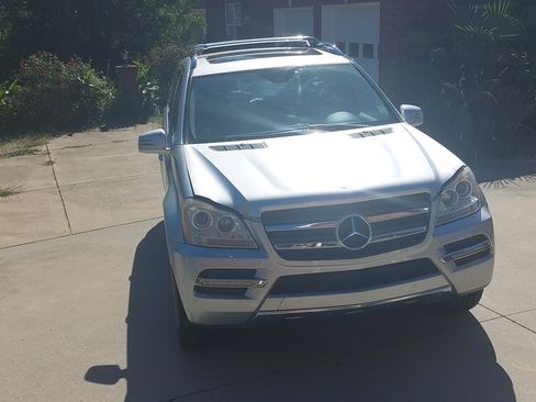 Used 2012 Mercedes-Benz GL 450 4MATIC image 4