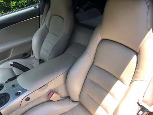 Used 2005 Chevrolet Corvette Coupe w/ Preferred Equipment Group image 18