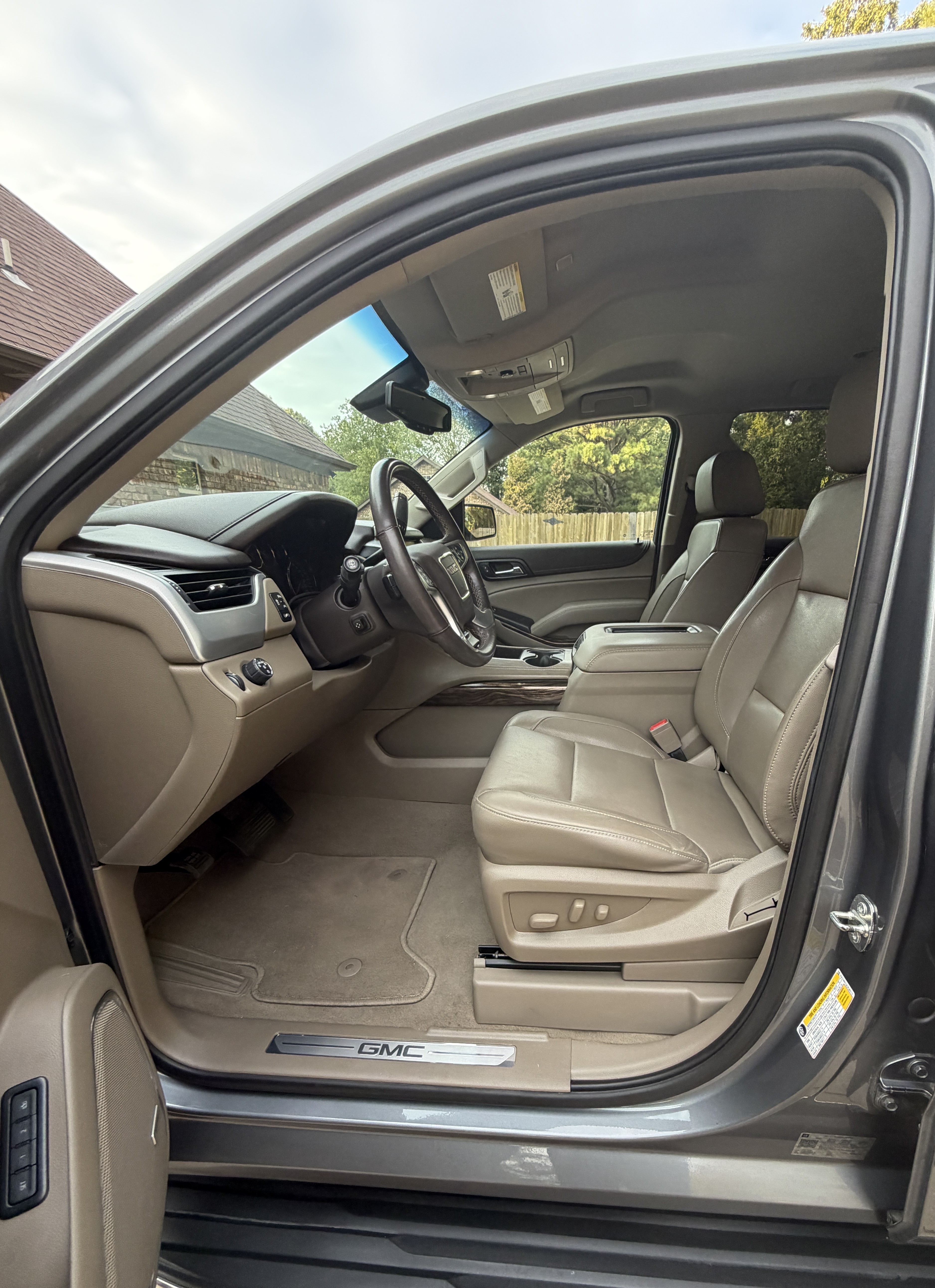 Used 2020 GMC Yukon SLT w/ Premium Edition RWD image 13