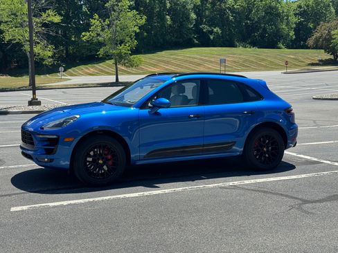 Used 2018 Porsche Macan Turbo AWD/4WD image 6