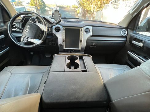 Used 2017 Toyota Tundra SR5 image 11