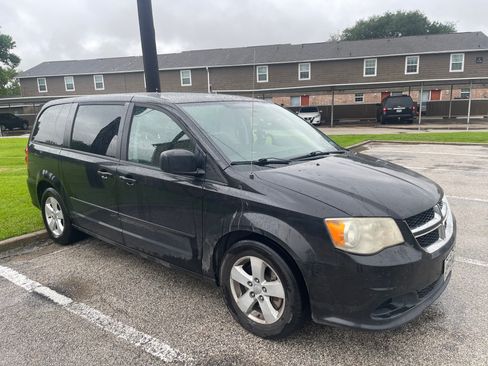 Used 2014 Dodge Grand Caravan SE w/ Quick Order Package 29E SE FWD image 8