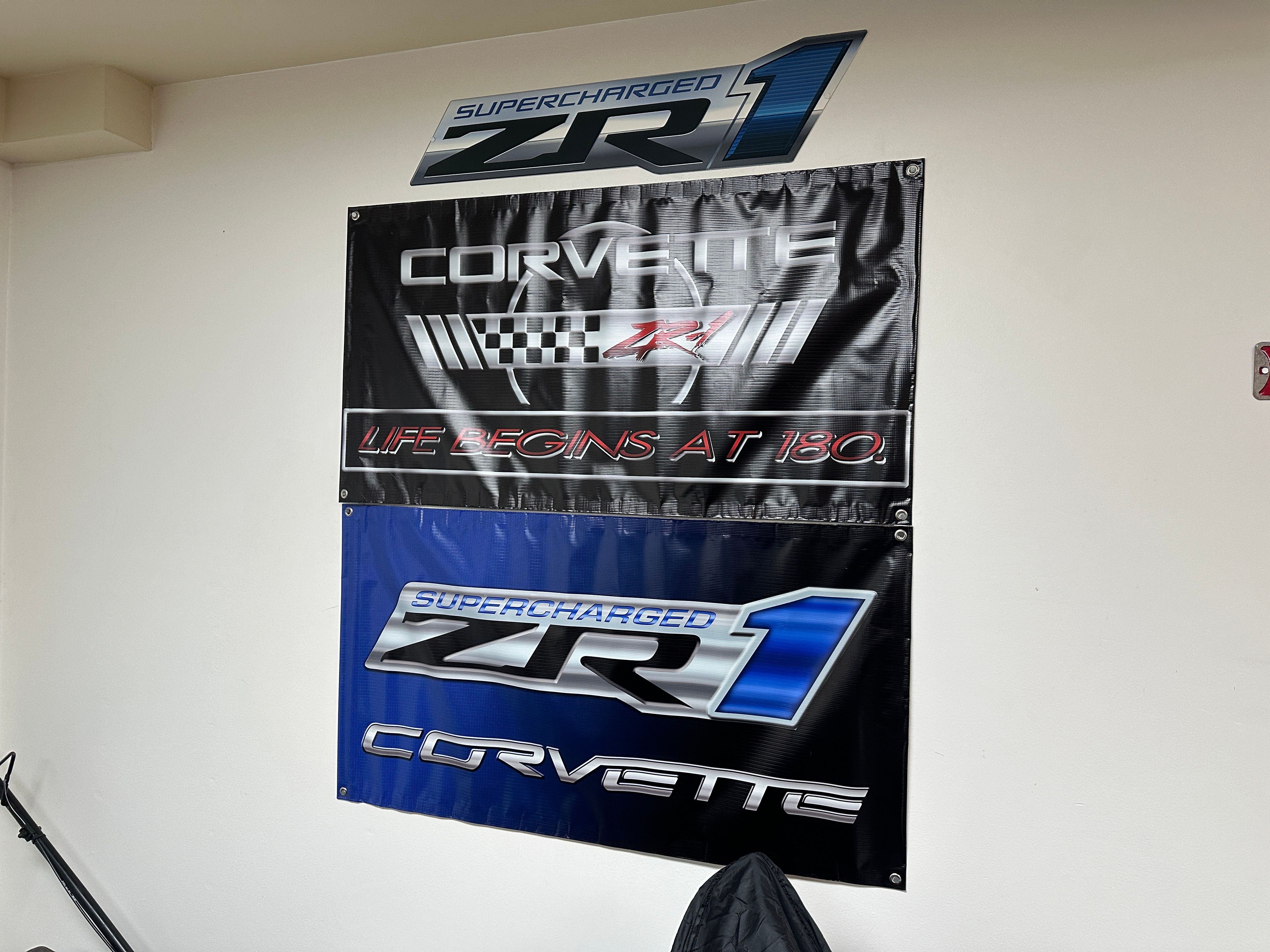 Used 2009 Chevrolet Corvette ZR1 w/ Preferred Equipment Group RWD image 5