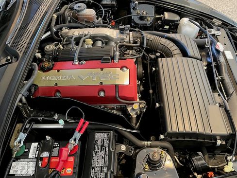 Used 2005 Honda S2000 image 10