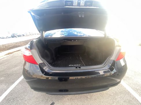 Used 2017 Toyota Camry SE image 14