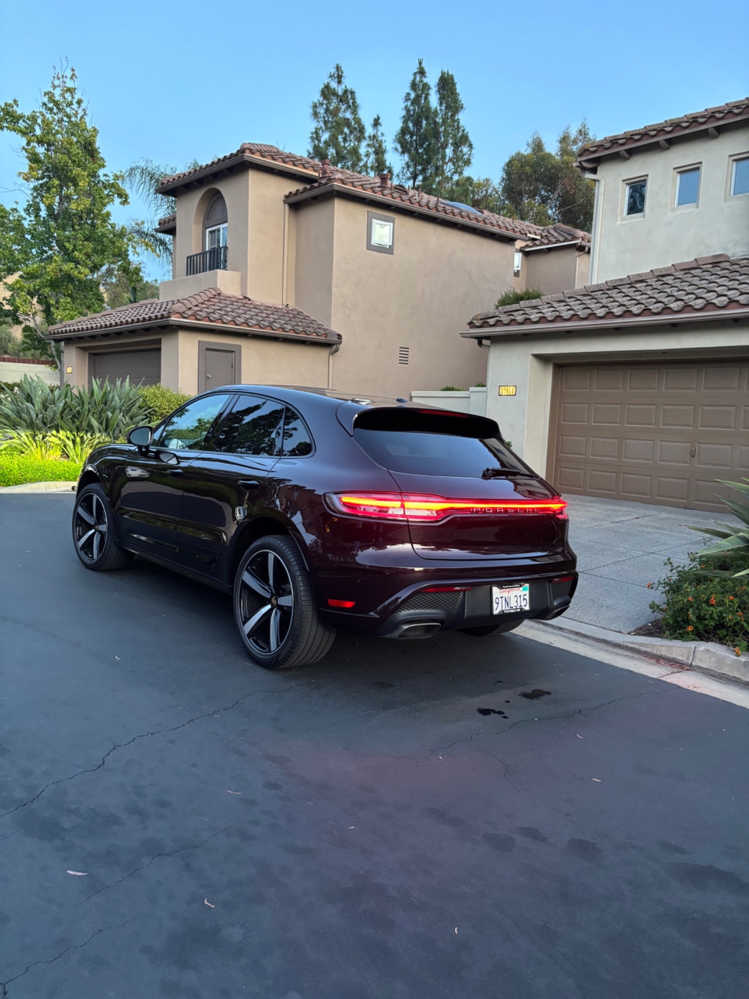 Used 2024 Porsche Macan AWD/4WD image 6