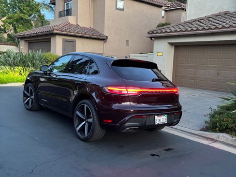 Used 2024 Porsche Macan AWD/4WD image 6