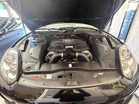 Used 2015 Porsche Cayenne S image 25