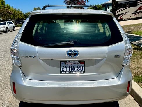 Used 2013 Toyota Prius V Five FWD image 2