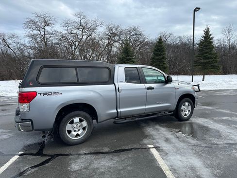 Used 2012 Toyota Tundra 4x4 Double Cab w/ TRD Off-Road Pkg image 5