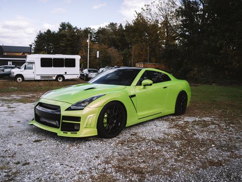 Used 2010 Nissan GT-R Premium image 5