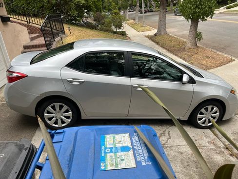 Used 2015 Toyota Corolla LE FWD image 13
