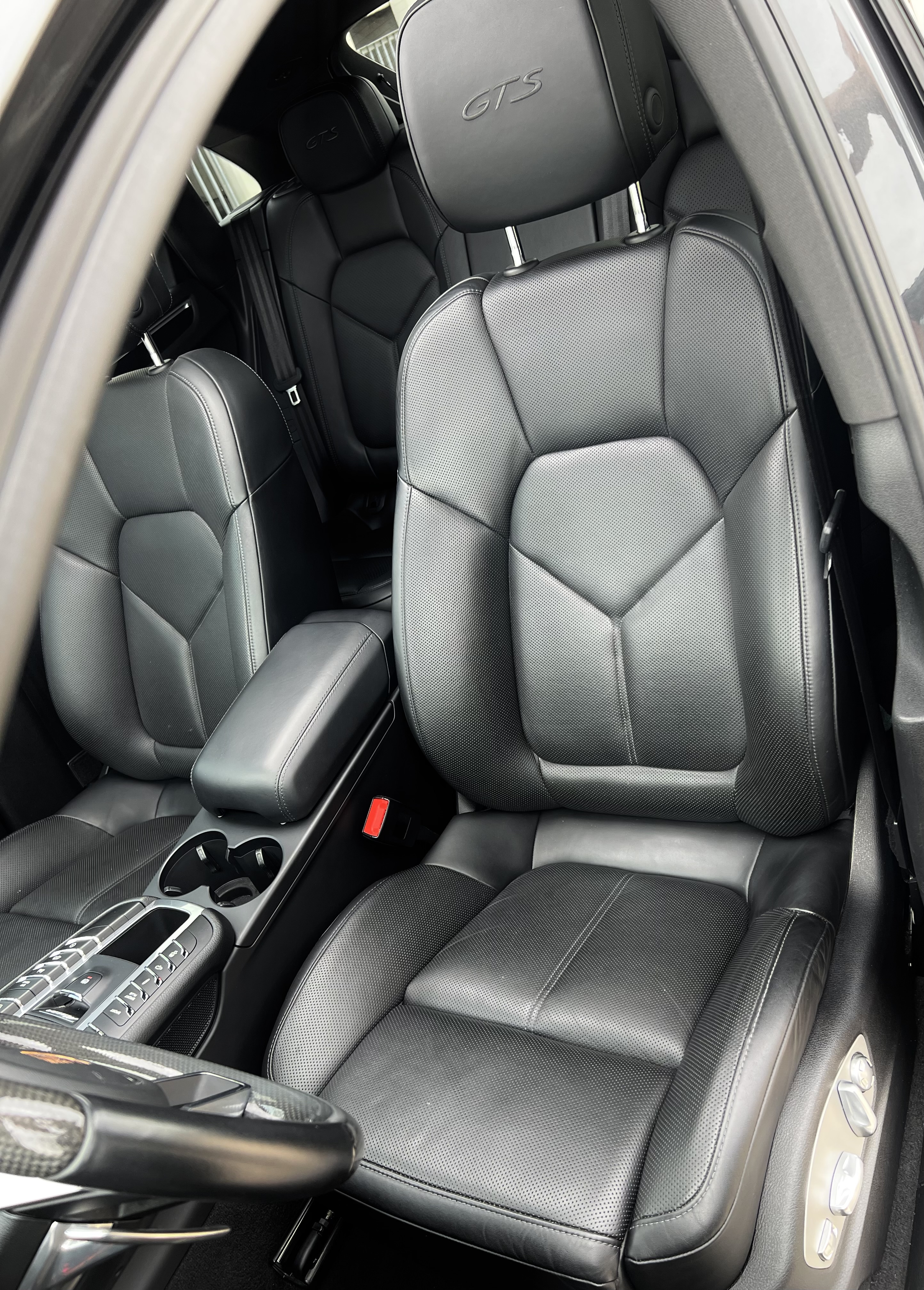 Used 2018 Porsche Macan GTS AWD/4WD image 21
