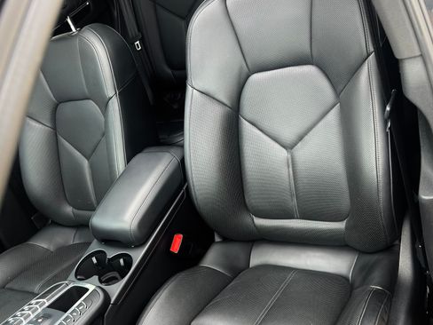 Used 2018 Porsche Macan GTS image 21