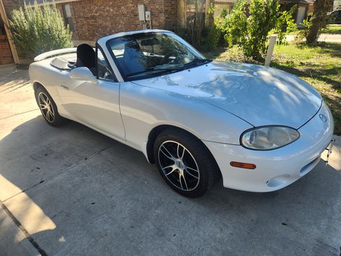 Used 2002 MAZDA MX-5 Miata image 13
