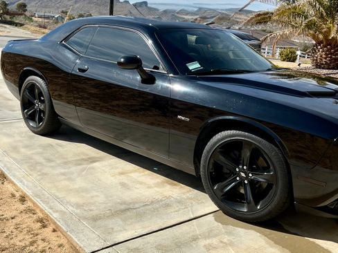 Used 2017 Dodge Challenger R/T image 15