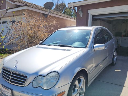 Used 2005 Mercedes-Benz C 230 Sedan image 1