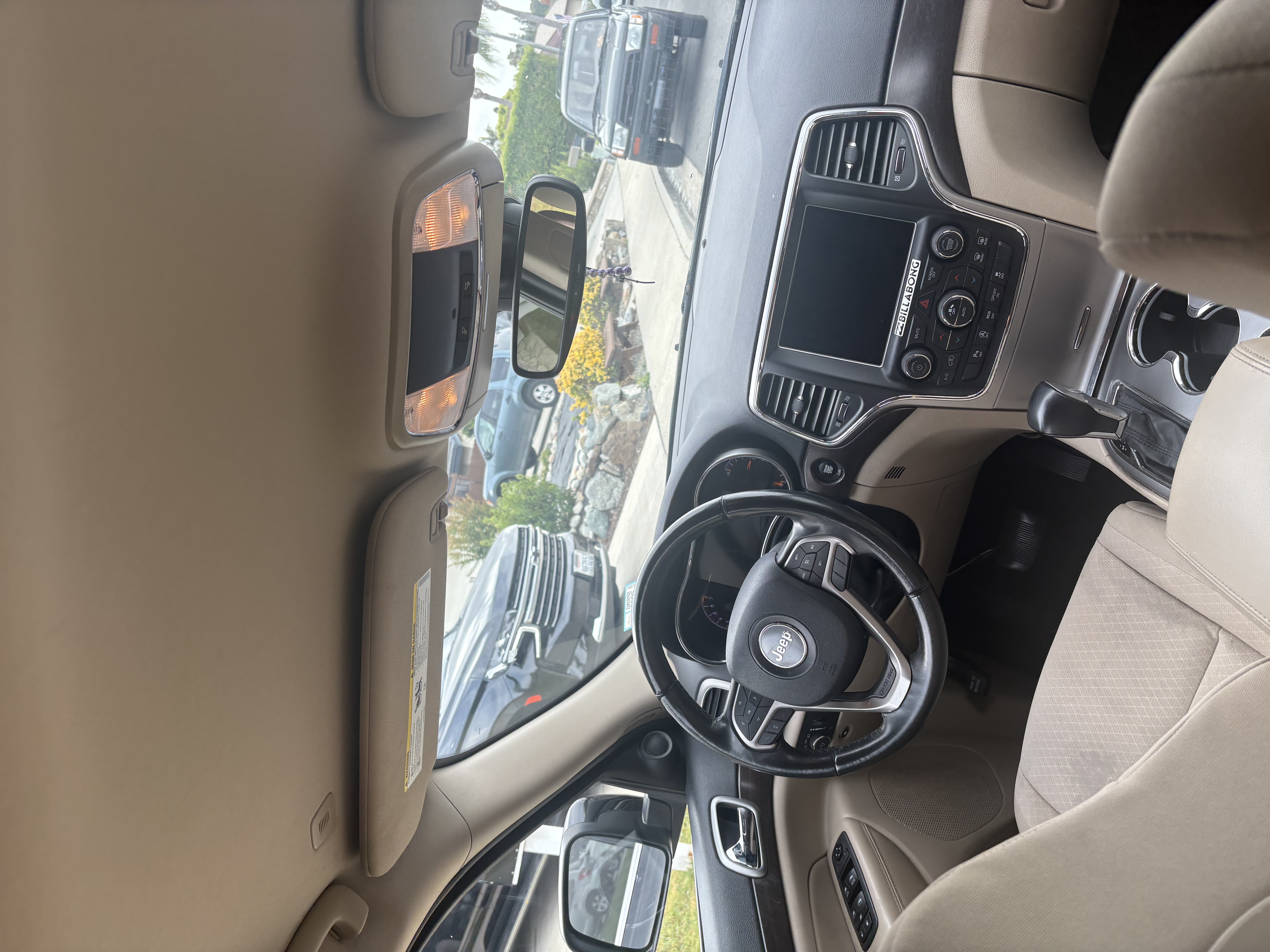Used 2018 Jeep Grand Cherokee Laredo RWD image 6