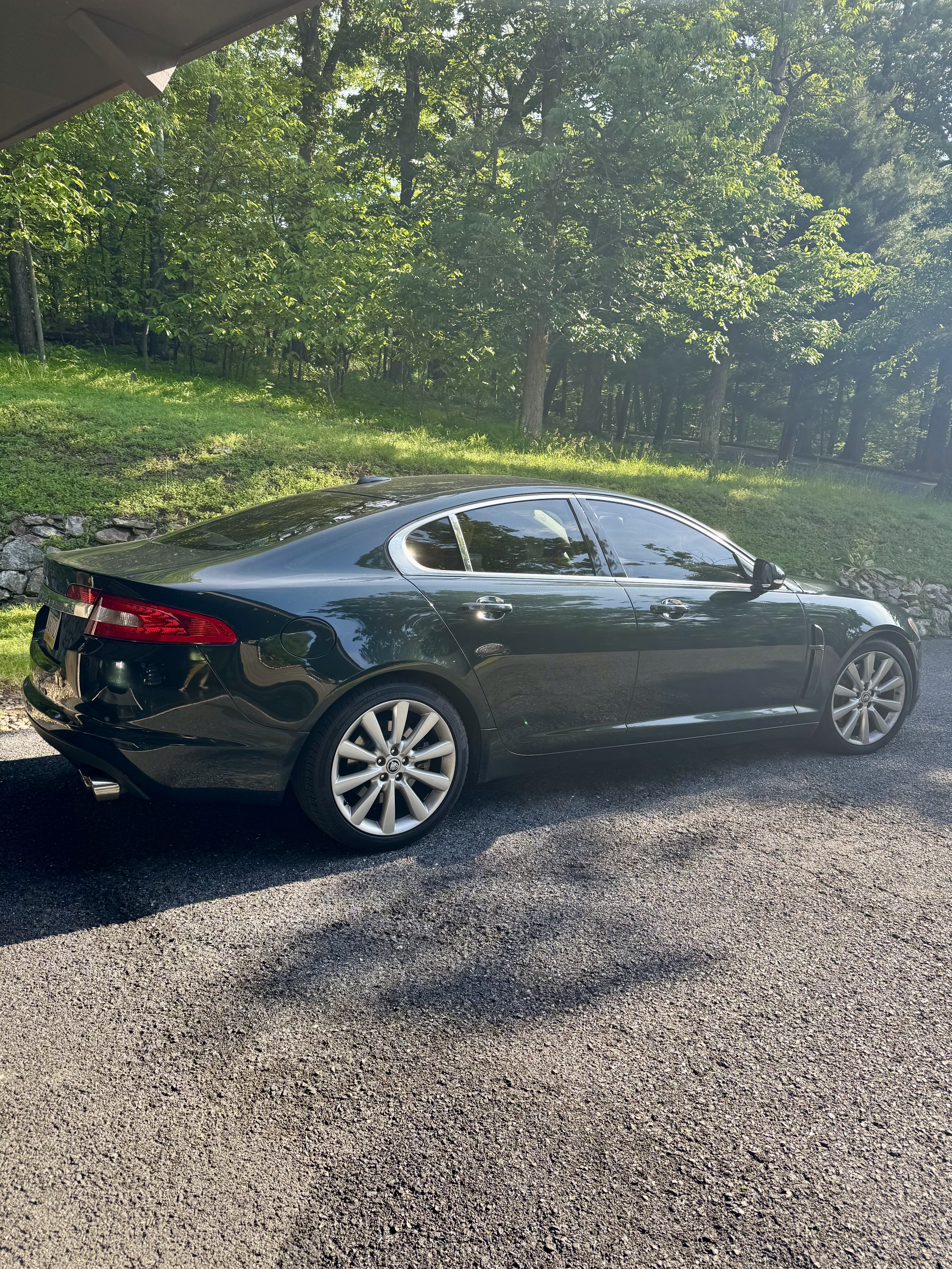 Used 2011 Jaguar XF Premium RWD image 4