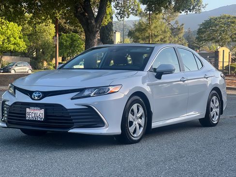 Used 2023 Toyota Camry LE w/ Audio Upgrade Package FWD image 11