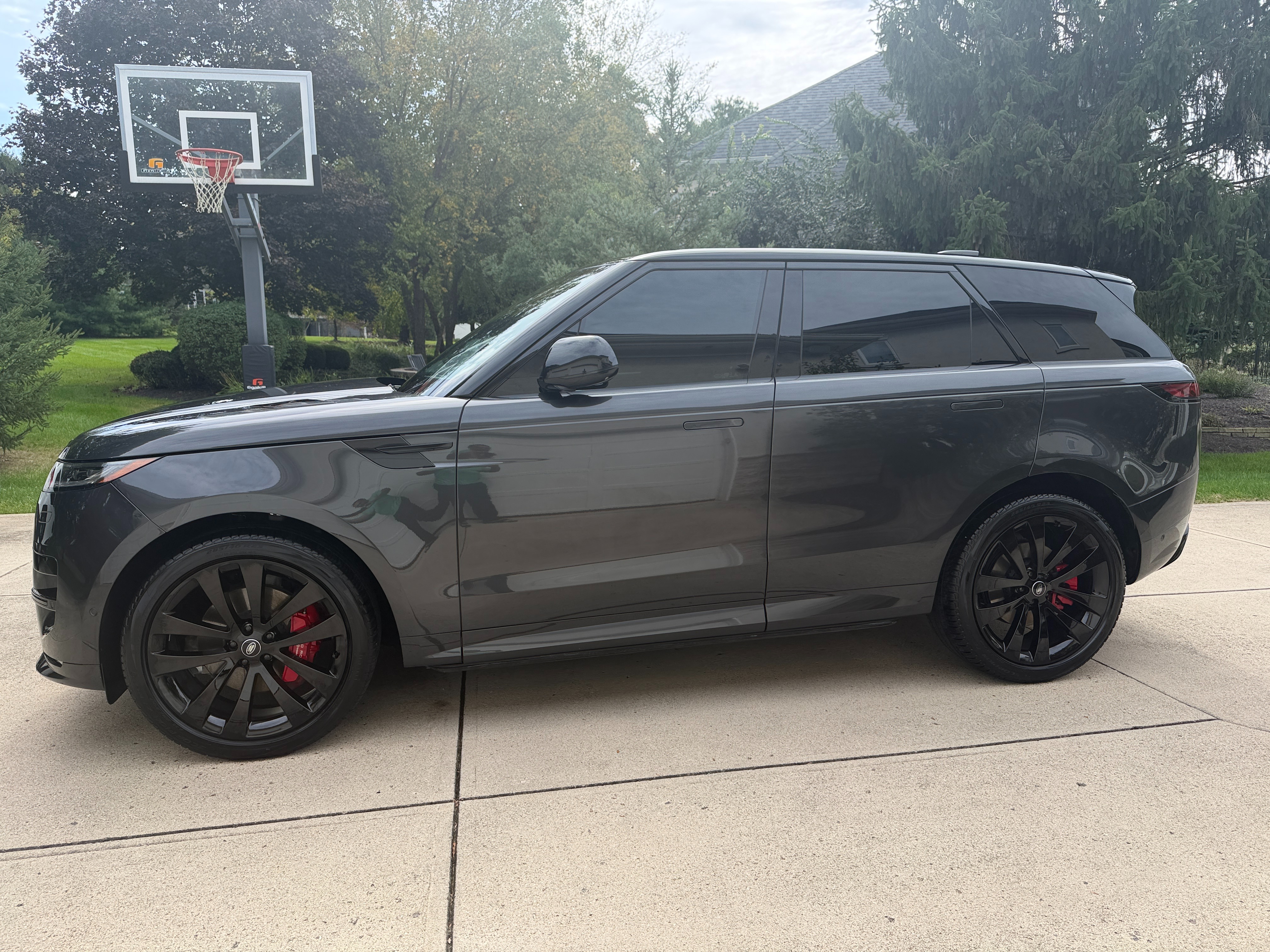 Used 2024 Land Rover Range Rover Sport Dynamic SE AWD/4WD image 4