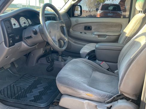 Used 2001 Toyota Tacoma Limited image 14