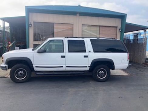 Used 1996 GMC Suburban 2500 image 2