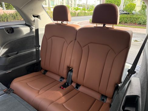 Used 2022 Audi Q7 3.0T Prestige image 11