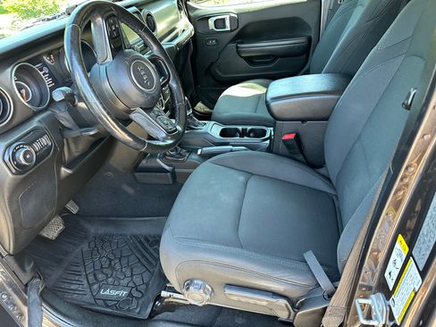 Used 2019 Jeep Wrangler Unlimited Sport S AWD/4WD image 10