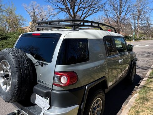 Used 2012 Toyota FJ Cruiser 4WD w/ Upgrade Pkg image 5
