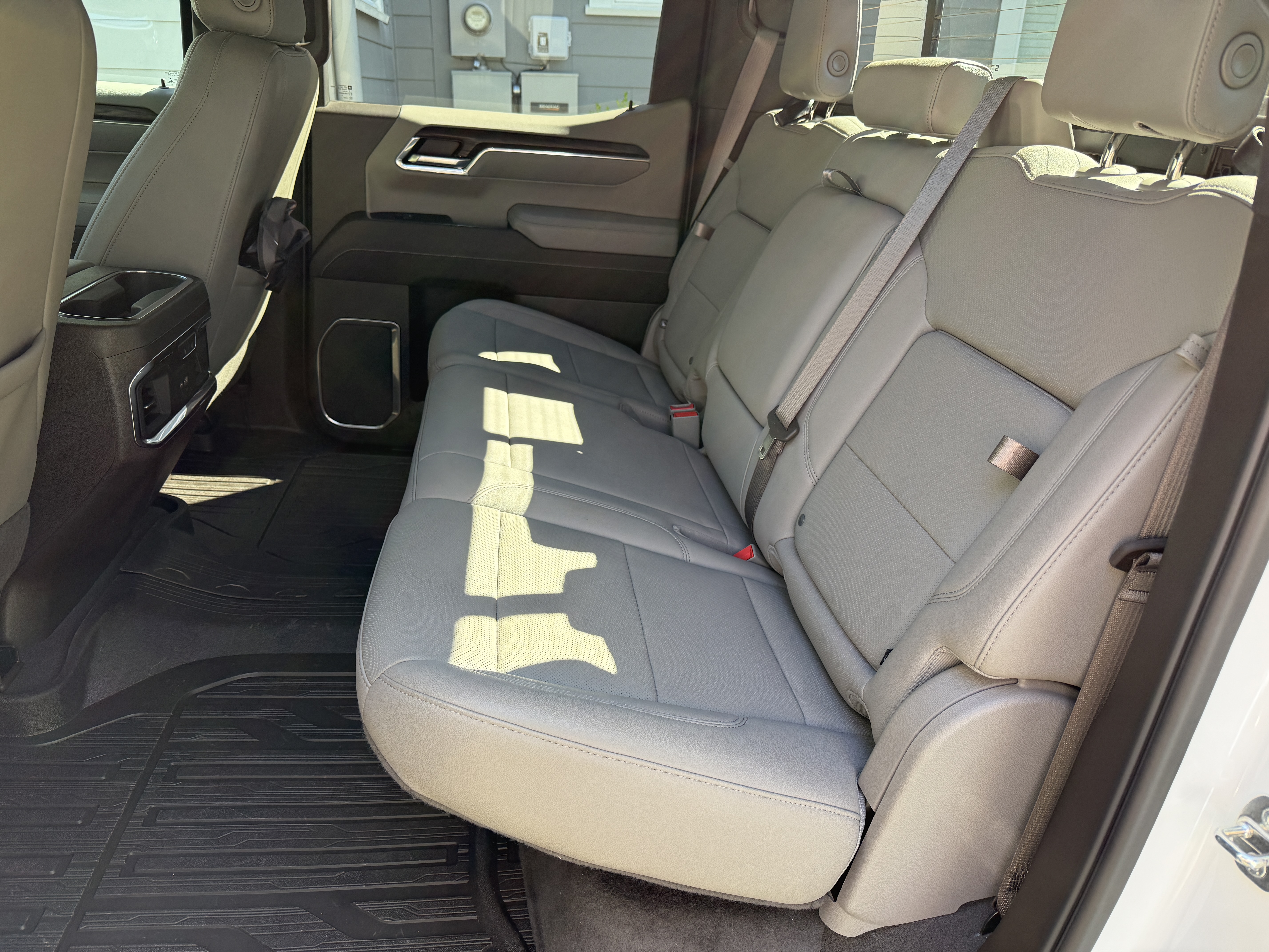 Used 2022 GMC Sierra 1500 SLT w/ SLT Premium Plus Package AWD/4WD image 32