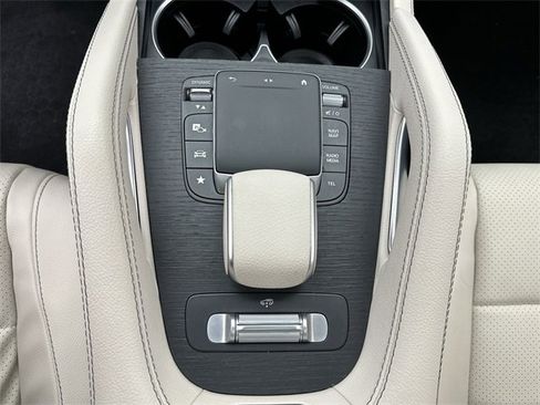 Used 2022 Mercedes-Benz GLS 450 4MATIC image 17