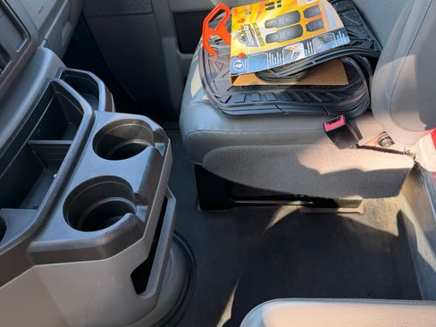 Used 2018 Ford E-450 and Econoline 450 Super Duty w/ Power Windows & Locks Group image 6