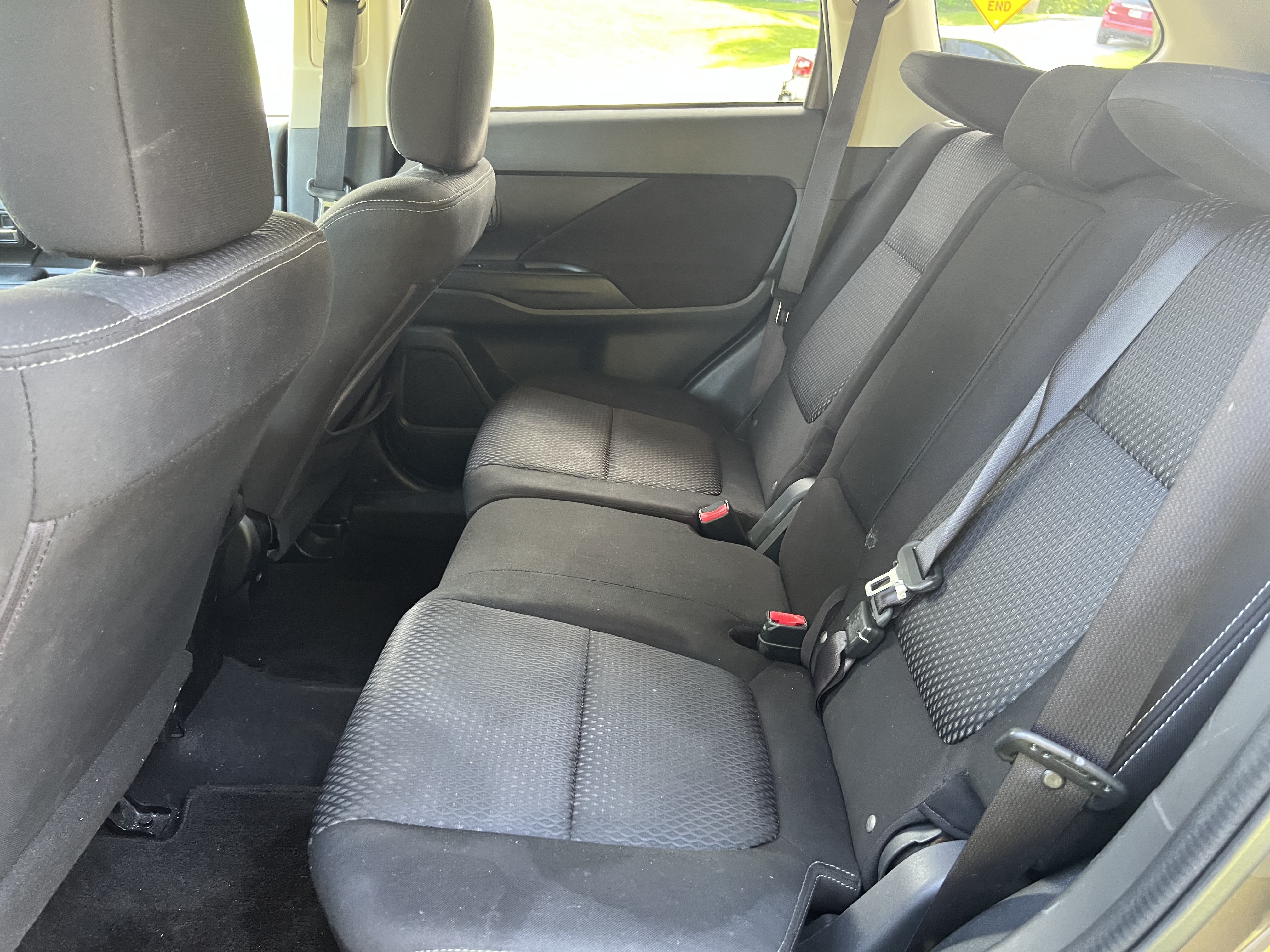 Used 2016 Mitsubishi Outlander SE AWD/4WD image 16