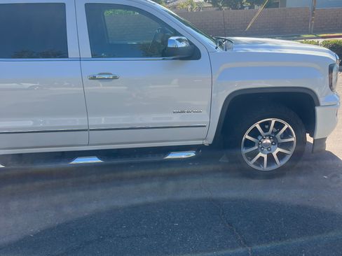 Used 2017 GMC Sierra 1500 Denali AWD/4WD image 5