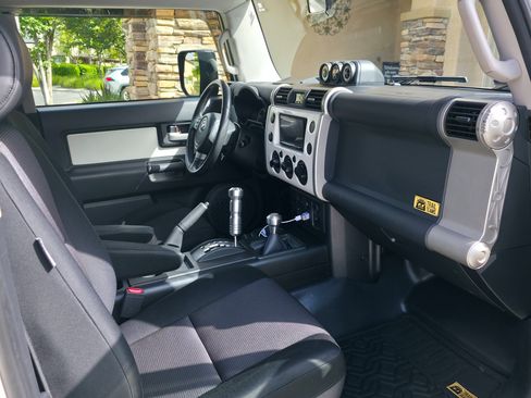 Used 2008 Toyota FJ Cruiser 4WD image 16