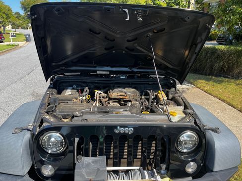 Used 2014 Jeep Wrangler Unlimited Sport w/ Quick Order Package 24S image 11