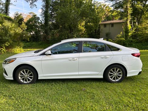 Used 2018 Hyundai Sonata SE w/ Cargo Package FWD image 4