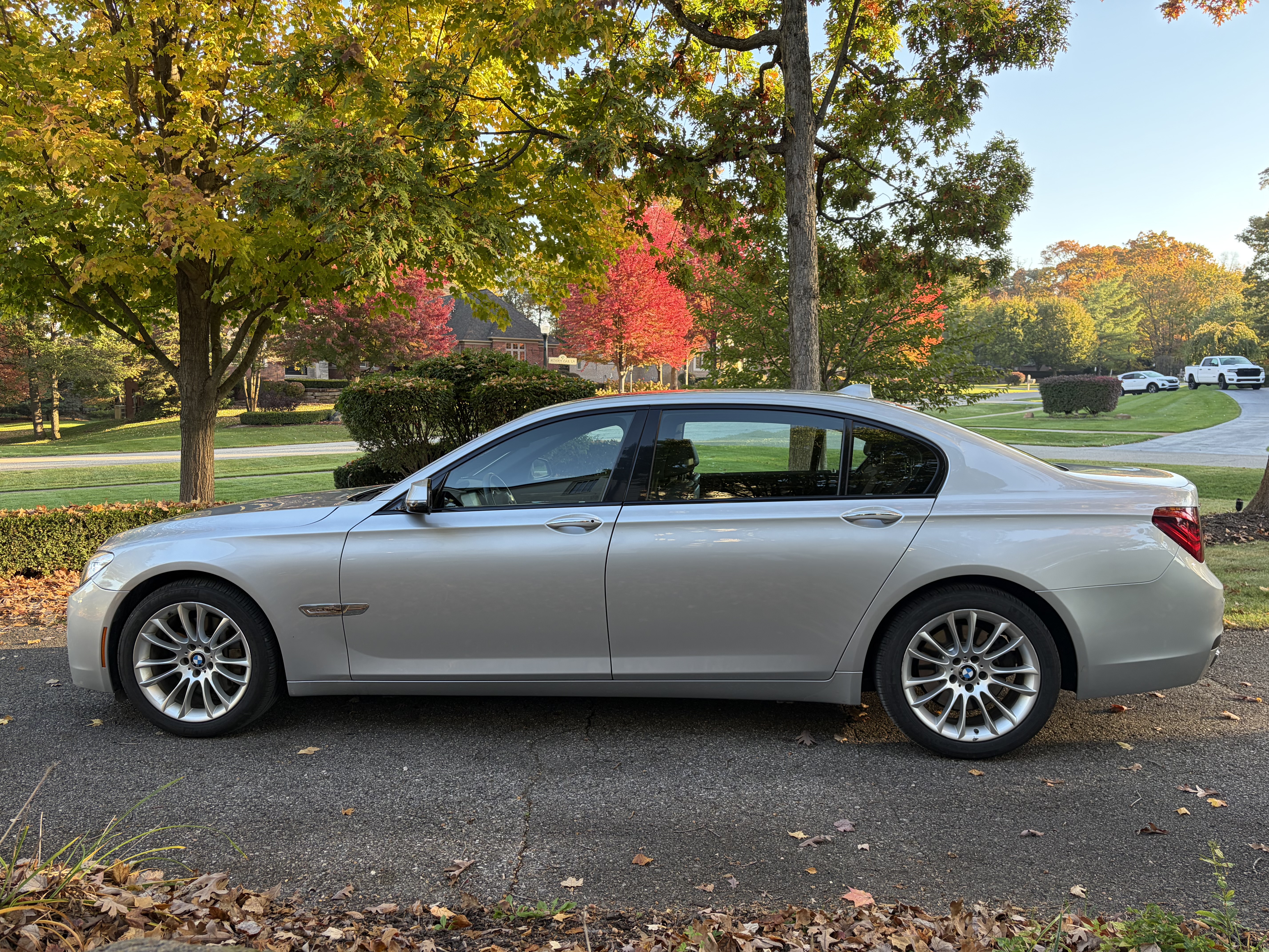 Used 2015 BMW 740Li xDrive AWD/4WD image 1