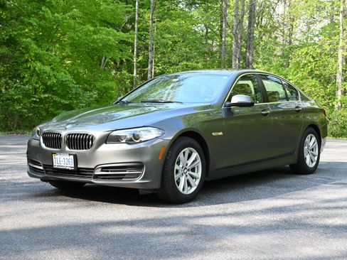 Used 2014 BMW 528i Sedan RWD image 1
