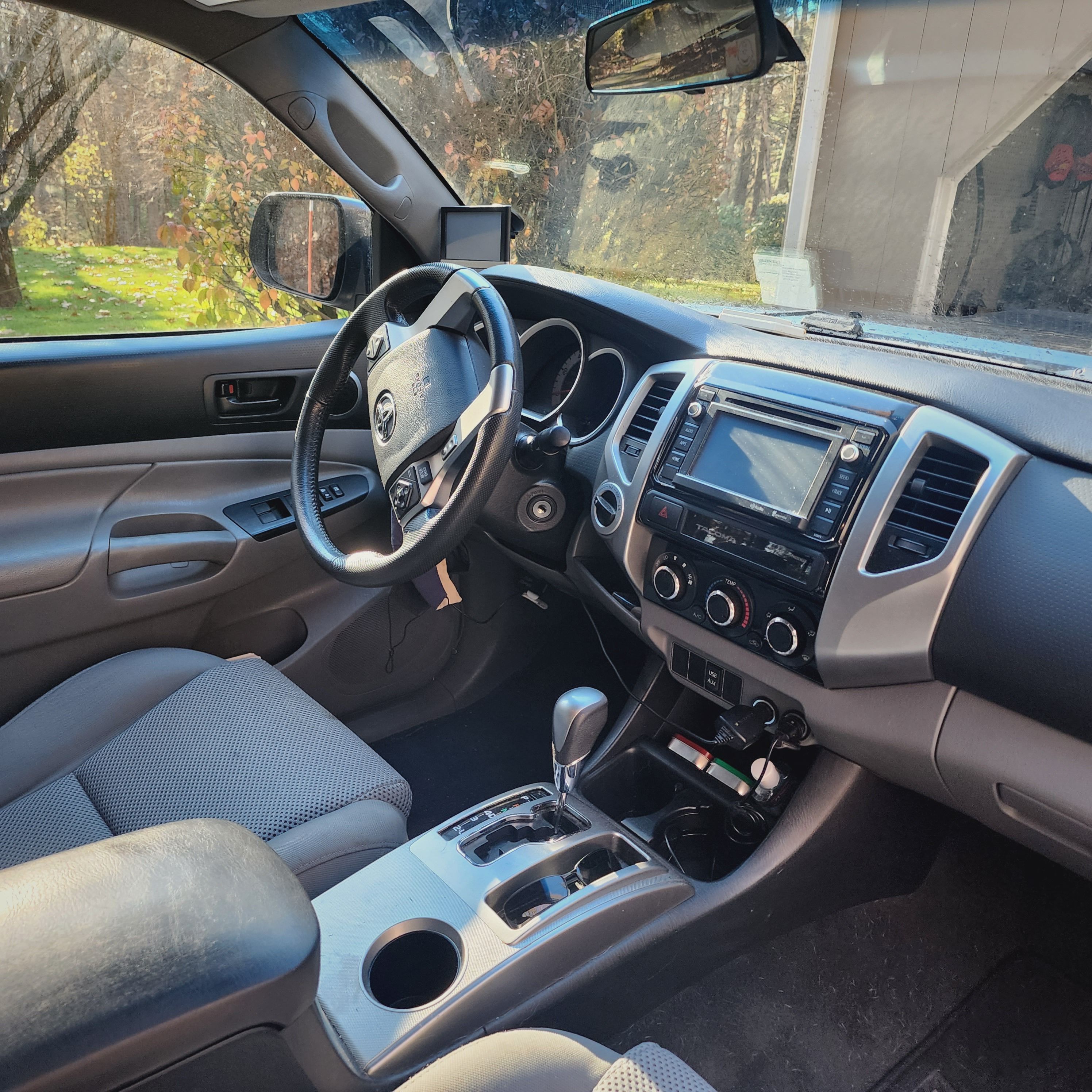 Used 2015 Toyota Tacoma 4x4 Double Cab w/ TRD Sport Package image 11