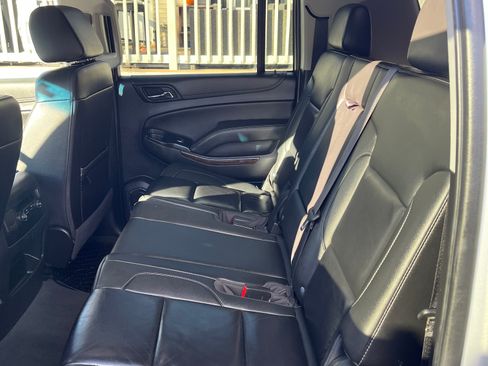 Used 2020 Chevrolet Suburban LT image 10