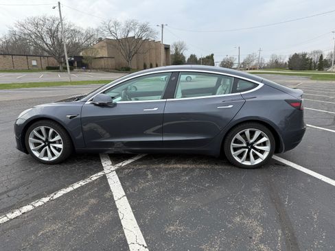 Used 2018 Tesla Model 3 Long Range image 10