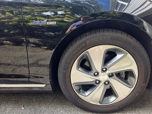 Used 2017 Hyundai Sonata Plug-In Hybrid FWD image 5