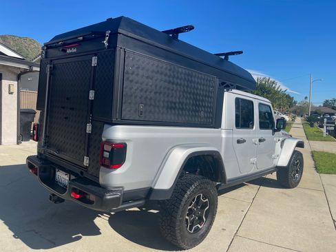 Used 2022 Jeep Gladiator Rubicon w/ LED Lighting Group image 8