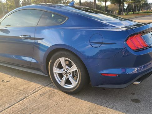 Used 2022 Ford Mustang Coupe image 5